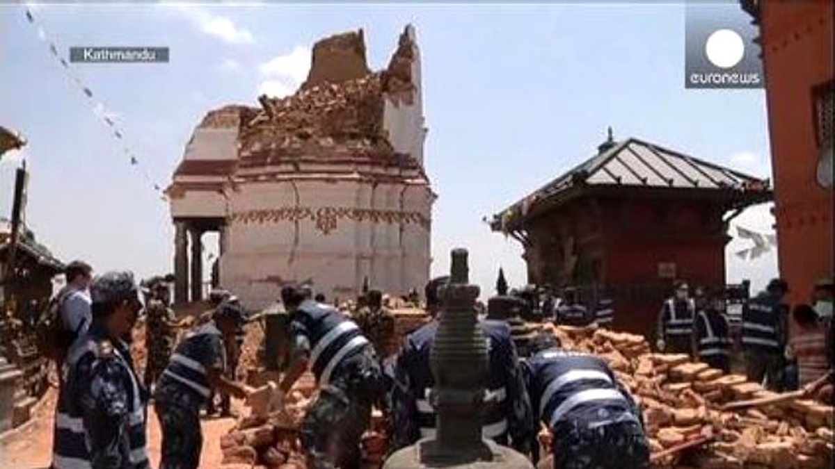 Nepal\'de Deprem Tarihi Eserleride Vurdu