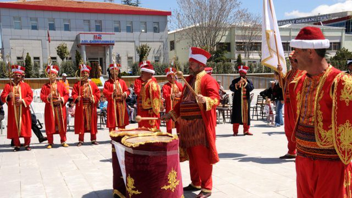 Niğde Belediyesi Mehter Takımı Kurdu