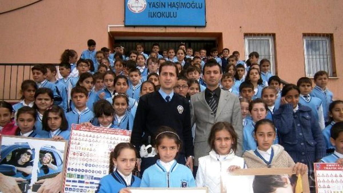 Oltu\'da Öğrencilere Trafik Semineri