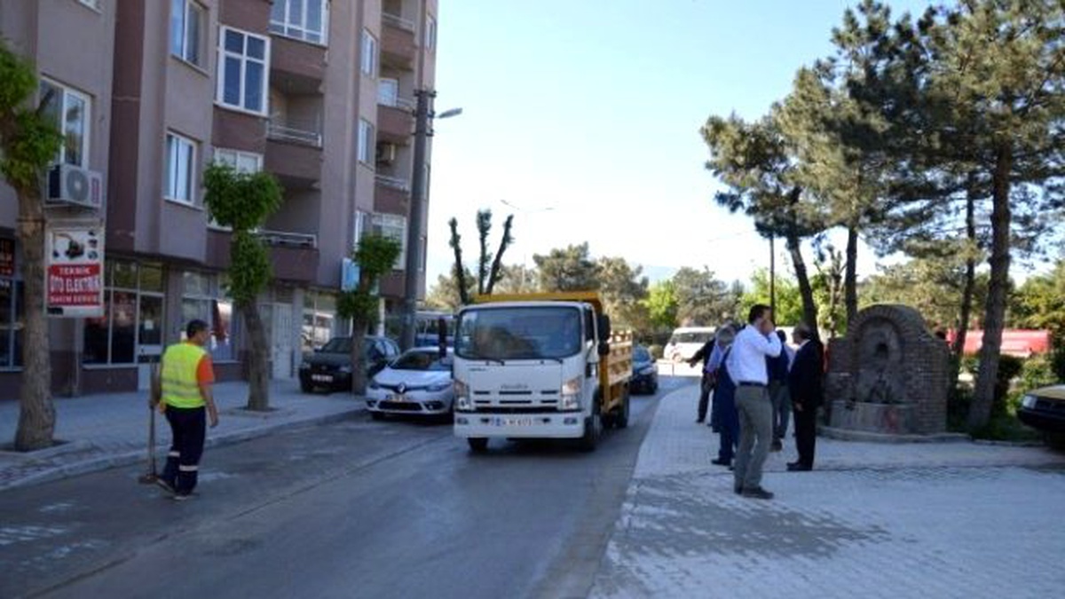 Orhangazi Caddeleri Temizleniyor