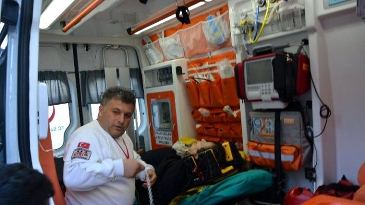 Otomobilin Çarptığı Kadın Ağır Yaralandı