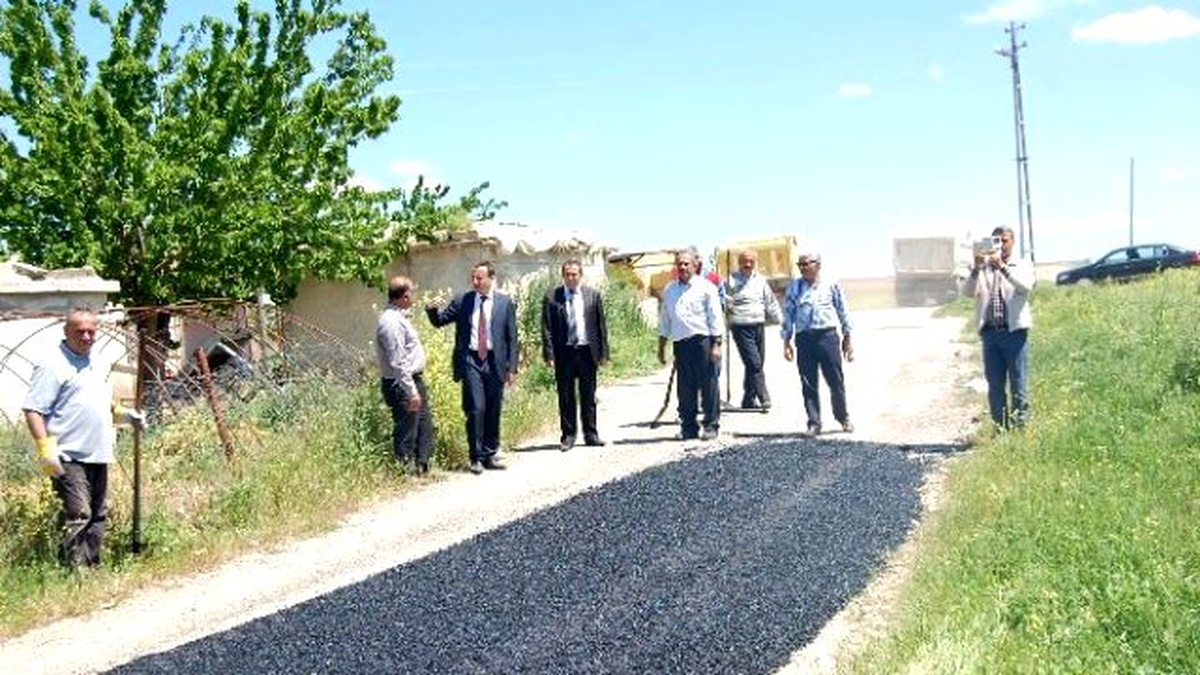 Samsat\'ın Köy Yolları Onarımdan Geçiriliyor