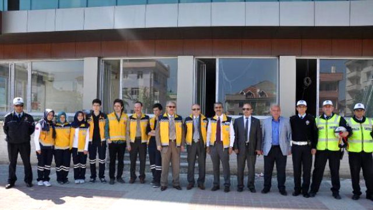 Sarhoş Etkisi Yapan Gözlükle Sürücülere Alkol Uyarısı