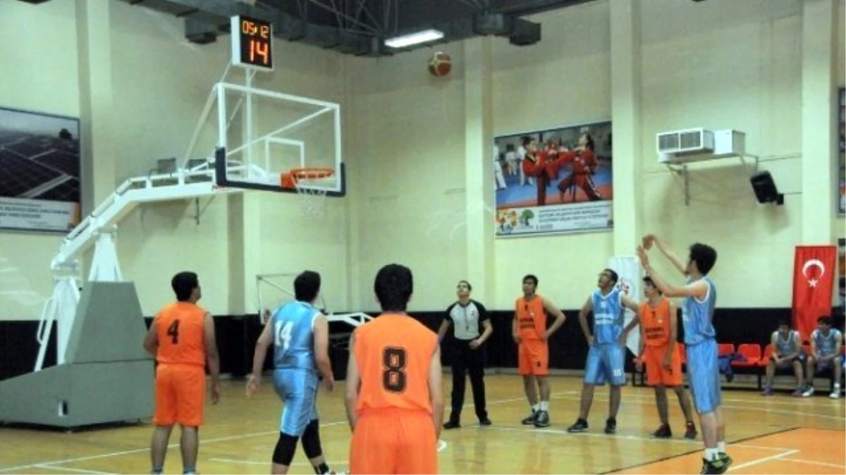 Şehitkamil Belediyesi Basketbol Gençlik Kupası\'nda Hava Atışı Yapıldı