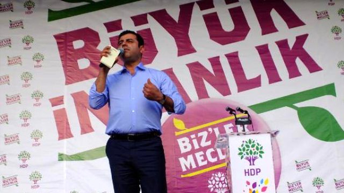 Selahattin Demirtaş: Başbakan\'ın Meydanlarda Ne İşi Var ?