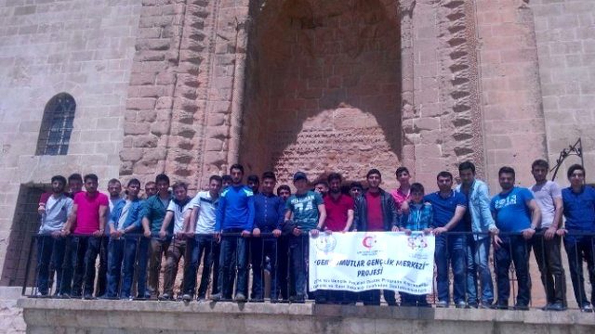 Siirtli Gençler Hasankeyf ve Mardin\'i Gezdi