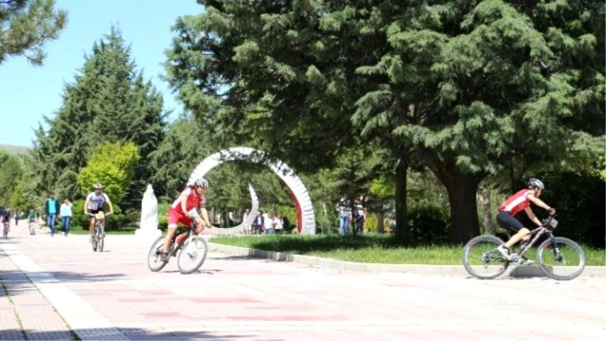 Üniversitelerarası Dağ Bisiklet Yarışı Malatya\'da Yapıldı