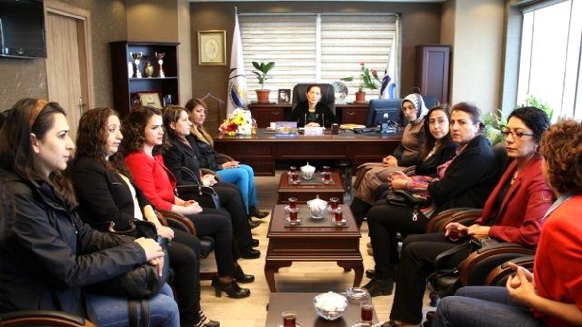 Van Büyükşehir Belediyesi Kadın Kurulu, Eş Başkan Çoban\'ı Ziyaret Etti