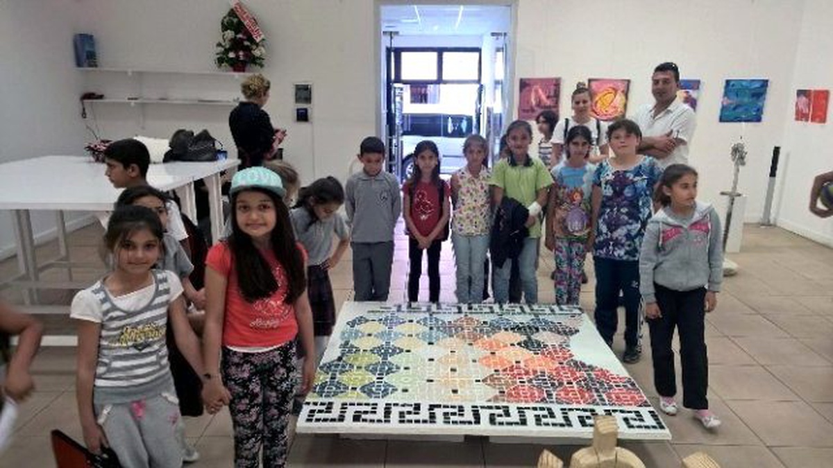 Zeytin Çekirdekleri Workshop Sergisini Gezdi