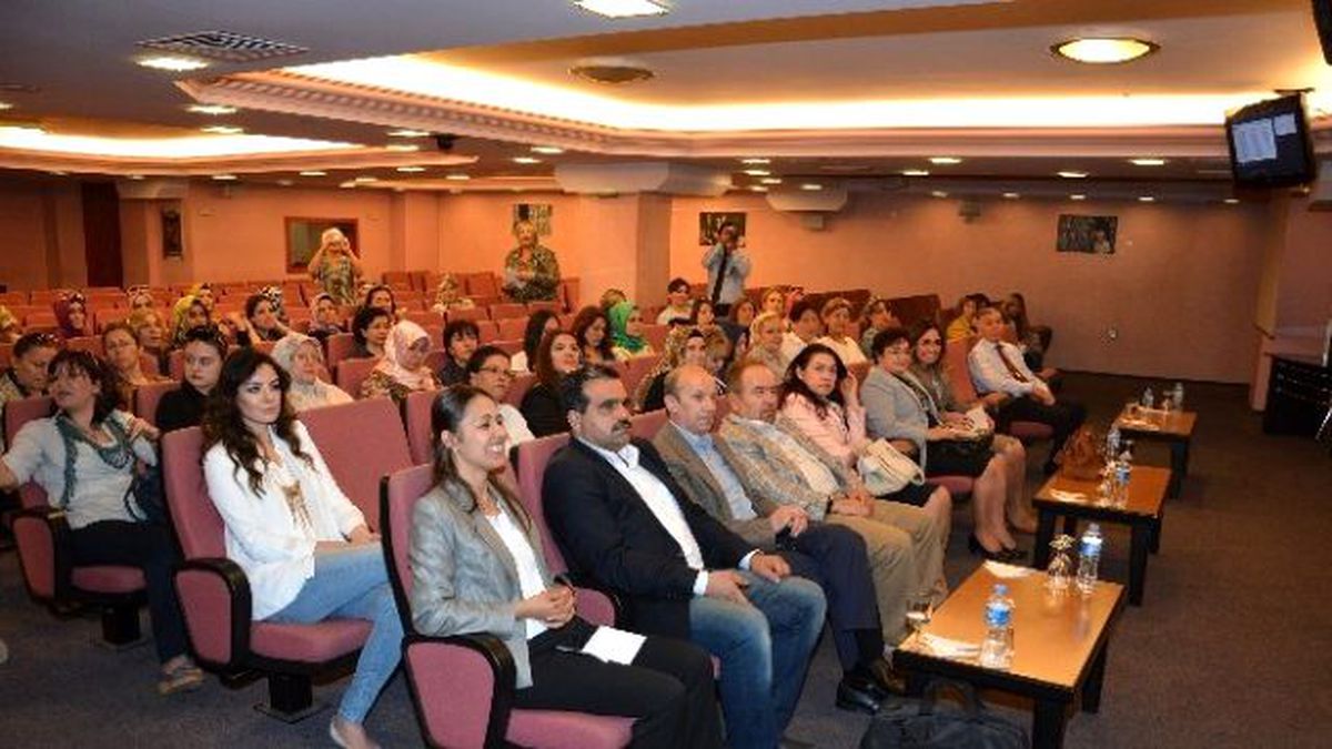 Ak Kadınlara Ders Zili Çaldı