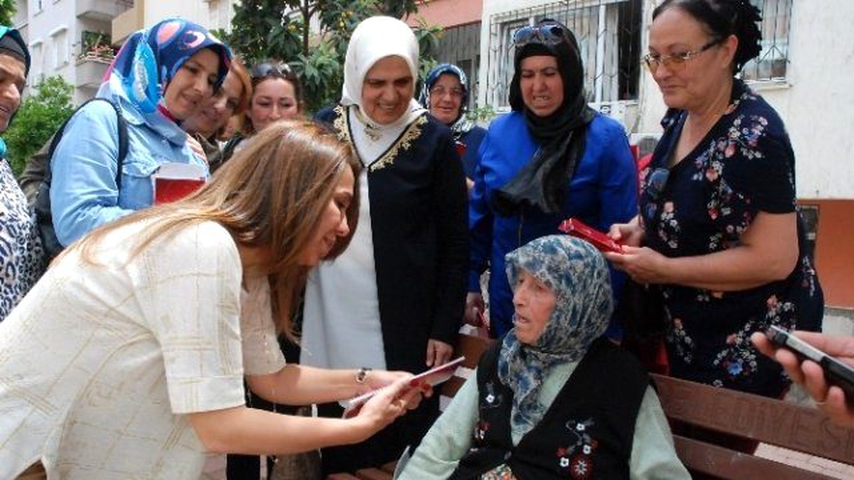 Ak Partili Enç, Kemer ve Kepez\'de Ziyaretlerini Sürdürdü