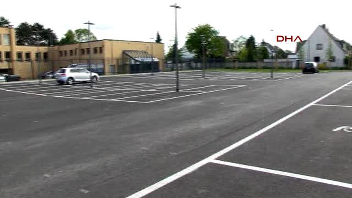 Almanya'da Oy Kullanacak Türk Seçmene Kırmızı Halı