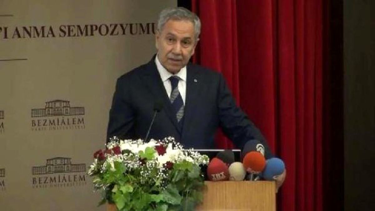 Arınç, Bezmi Alem Valide Sultan\'ı Anma Haftası Kutlamalarına Katıldı