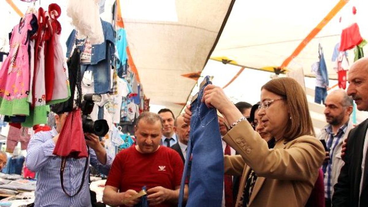 Bakan İslam, Halk Pazarında