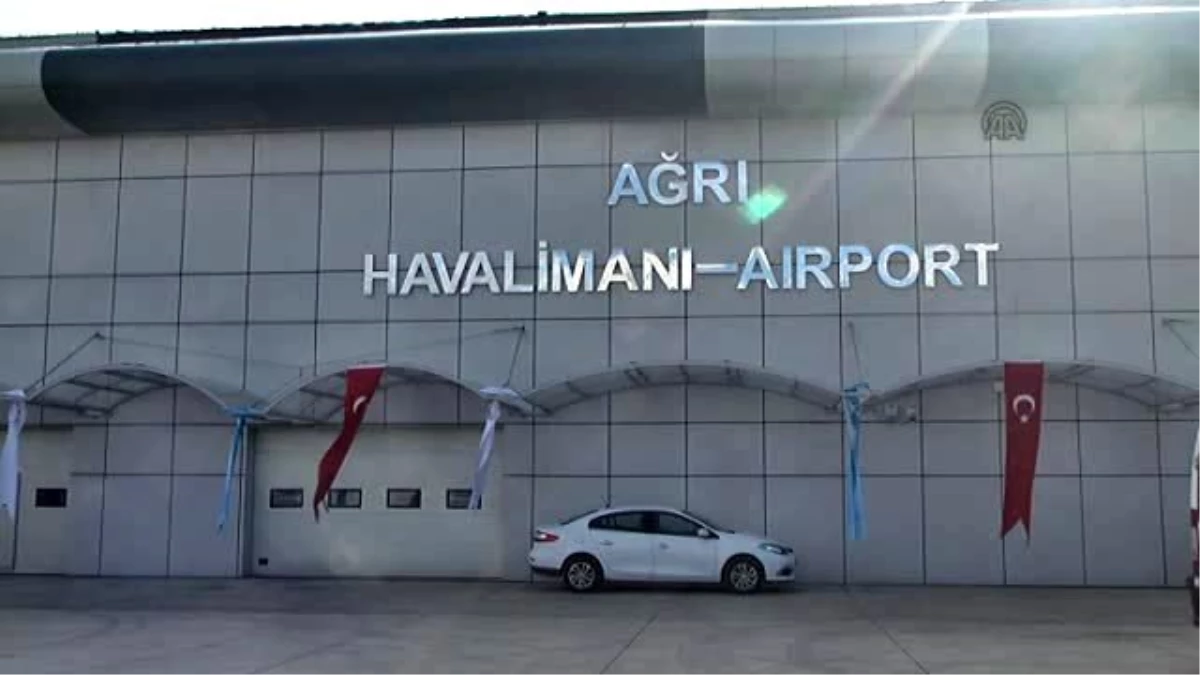 Başbakan Davutoğlu, Ağrı Havalimanının Açılışını Yaptı