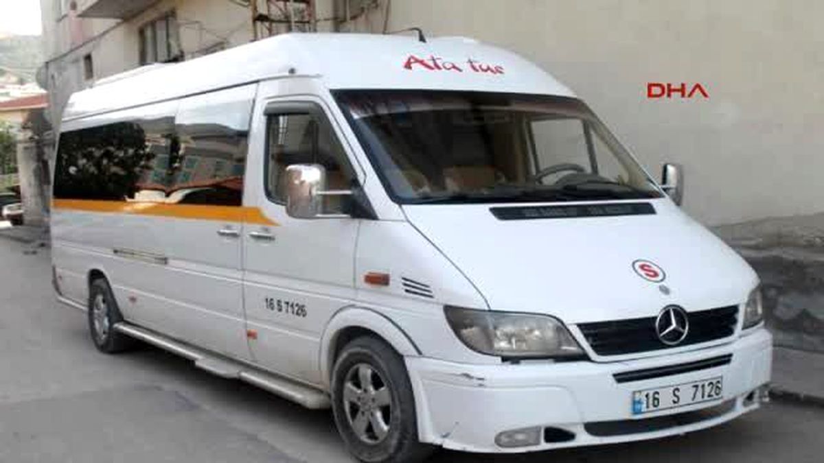 7 Yaşındaki Melisa İndiği Servis Aracının Altında Kaldı