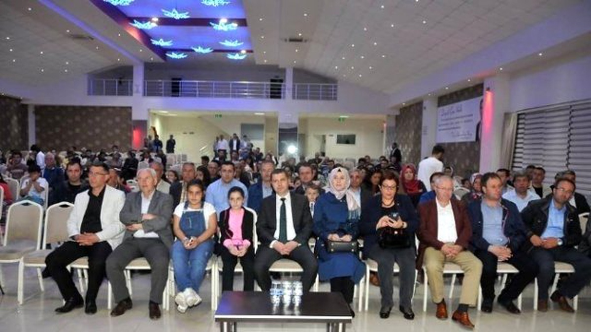 Çan Belediyesi Tiyatro Topluluğu\'ndan \'Hikayenin Sonu\' Oyunu Beğeni Topladı