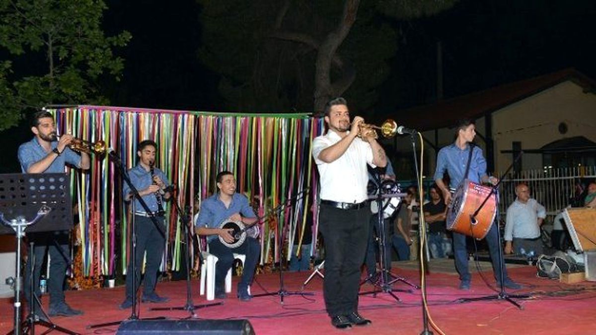 Çiğli'de Hıdırellez Coşkusu Meydanlara Taştı