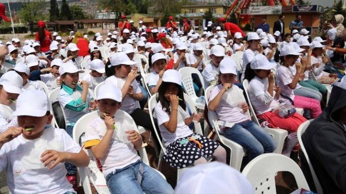 Çocuklara Diş Fırçalamanın Önemi Anlatıldı