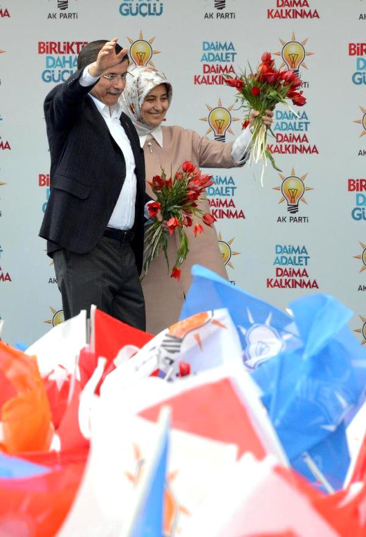 Davutoğlu: Muş\'un Lalesini Sembol, Barış Dilini Egemen Kılalım