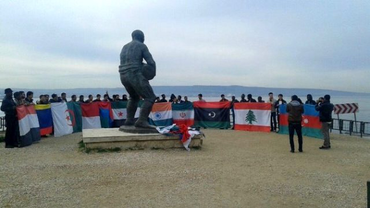 Filistinli Öğrenciler Çanakkale\'de Duygusal Anlar Yaşadı