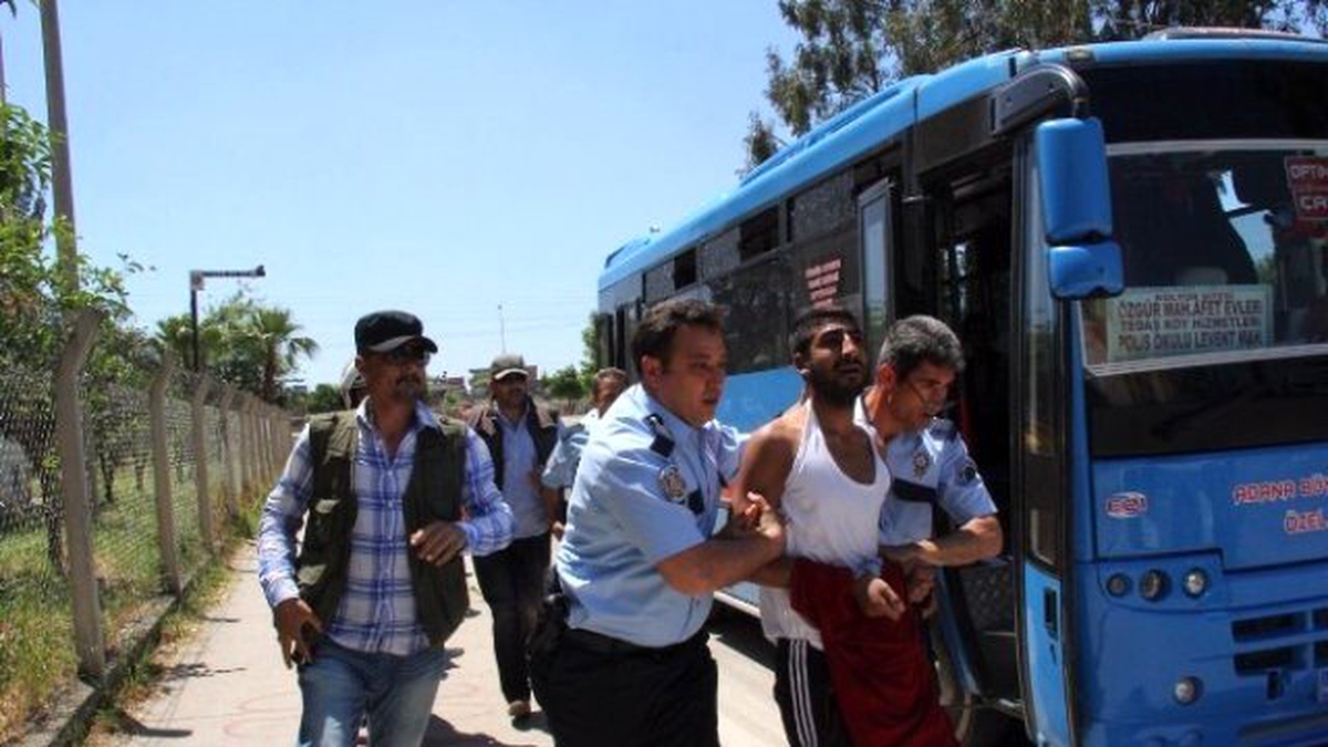 Firari Tutuklu Halk Otobüsüyle Kaçarken Yakalandı