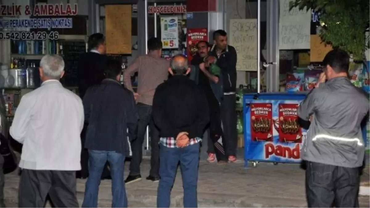 Gaziantep\'te Sokak Ortasında Boynuna Bıçak Dayayıp Rehin Aldı