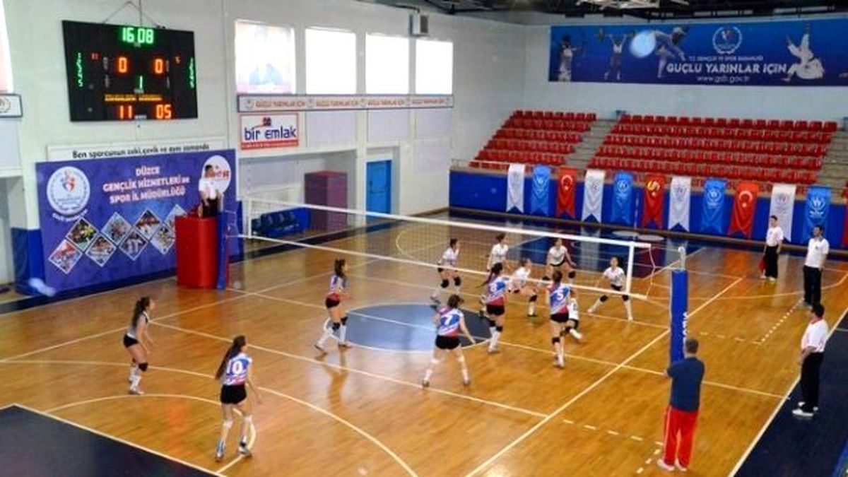 Düzce\'de Genç Kızlar Grup Eleme Müsabakaları Başladı