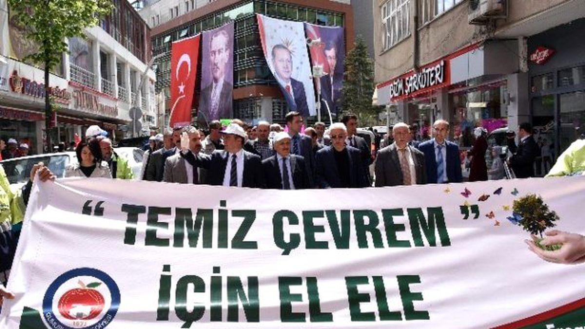 Gümüşhane\'de Çevre Yürüyüşü Yapıldı