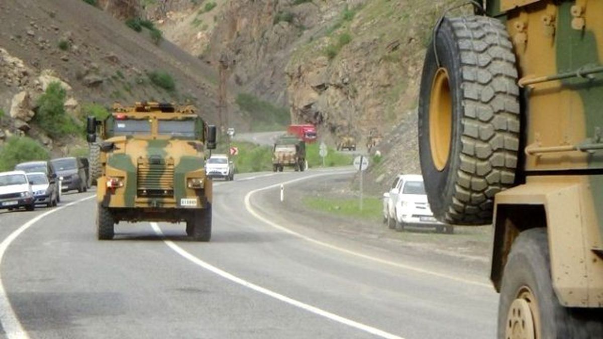 Hakkari\'de Sınır Boylarına Yönelik Askeri Hareketlilik Sürüyor