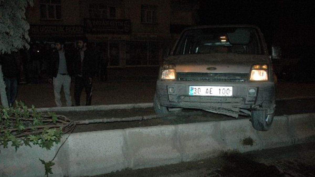 Hakkari\'de Trafik Kazası; 1 Yaralı