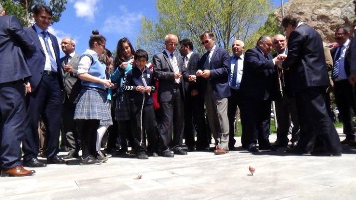 Hıdırellez Kutlamalarında Protokol Çocukluğuna Döndü