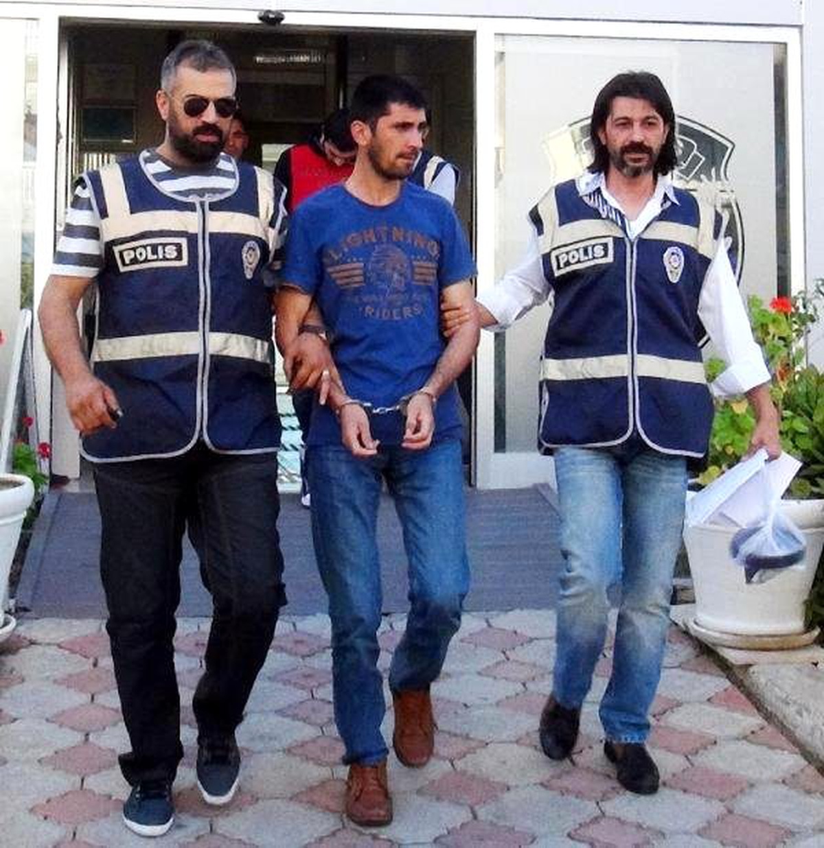 İsviçre Frangı Dolandırıcıları Yakalandı