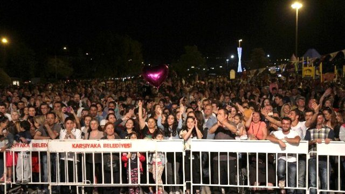 Karşıyaka\'da Hıdırellez Coşkusu