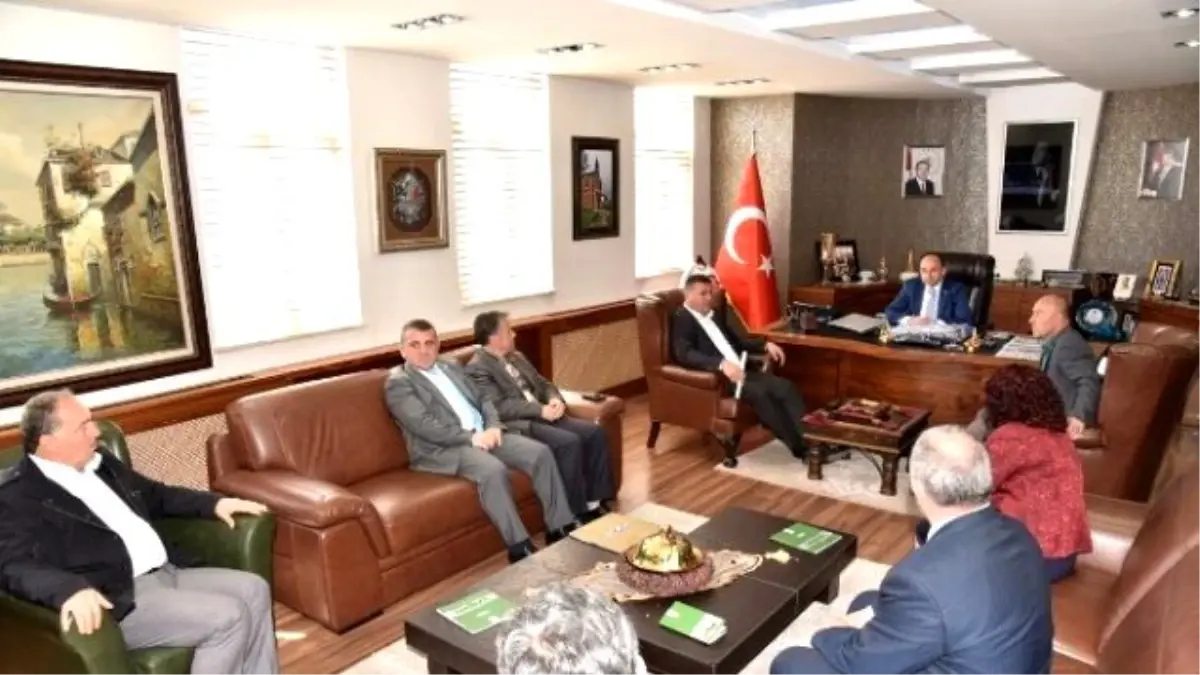 Kartepeli Muhtarlardan Başkan Üzülmez'e Tam Destek