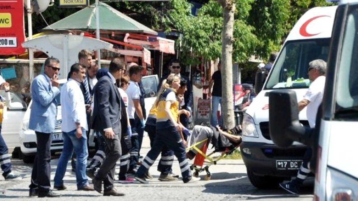 Kılıçdaroğlu\'nun Mitinginde Bazı Vatandaşlar Baygınlık Geçirdi