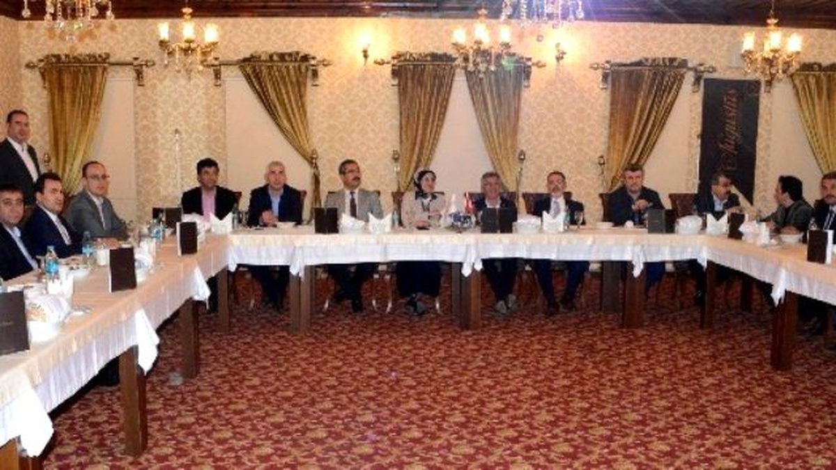 Meram\'da Sanayiyle İlgili İstişare Toplantıları Sürüyor