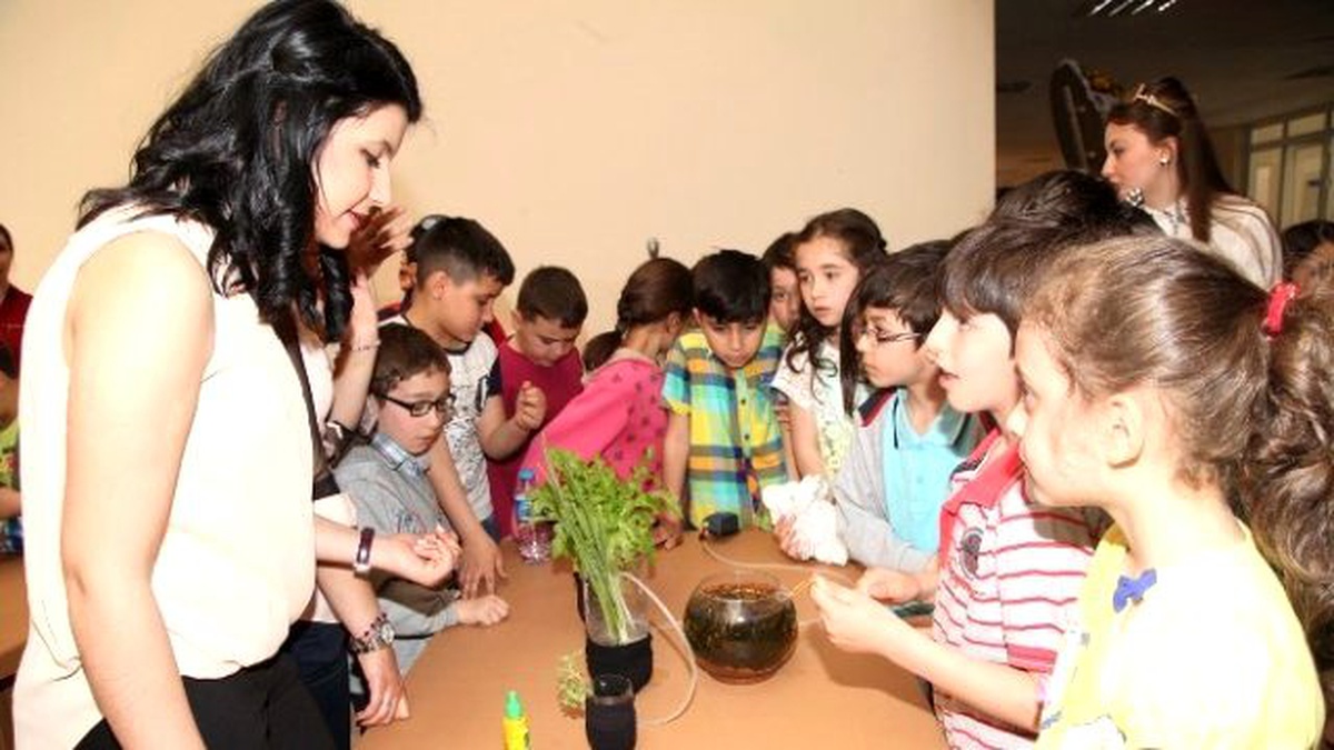 Öğretmen Adayları Bilim Eğitim Fuarı\'nda Buluştu