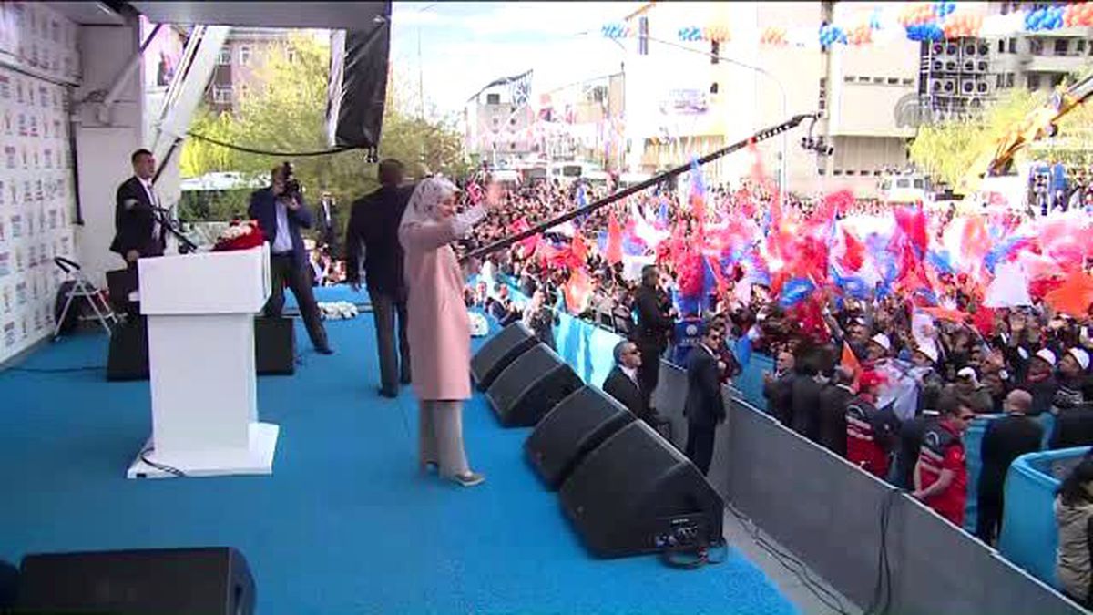Sakık, Davutoğlu\'nun Mitingini İzledi