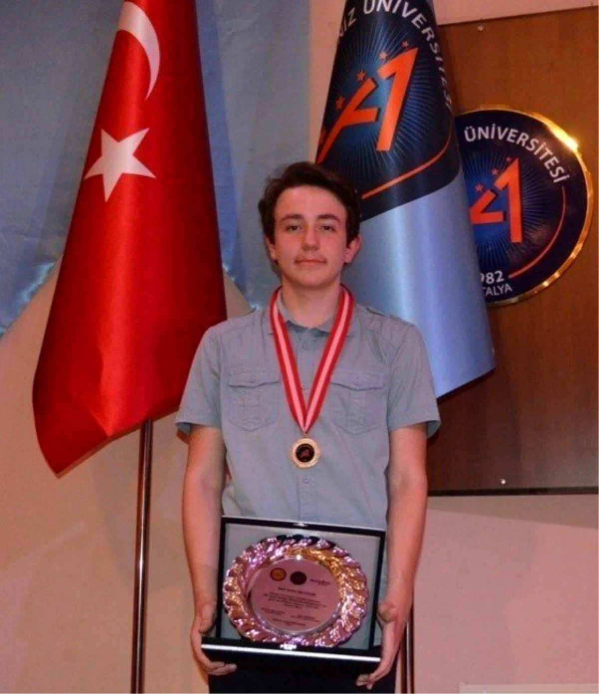 Şehzade Mehmet Koleji Bilim Olimpiyatında Altın Madalya Kazandı