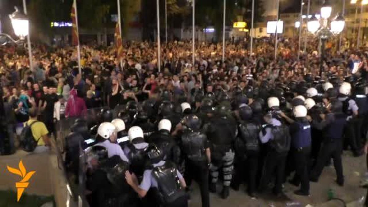 Üsküp\'te Hükümet Protestosuna Müdahale: 55 Yaralı
