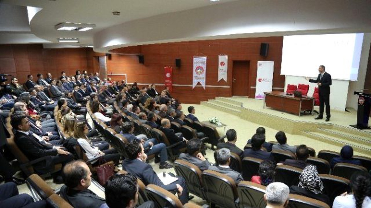 Kayseri Valiliğinde Protokol ve Nezaket Kuralları Eğitimi