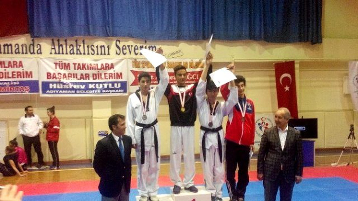Yozgatlı Tekvandocu Ömer Faruk Akgül Bronz Madalya Kazandı