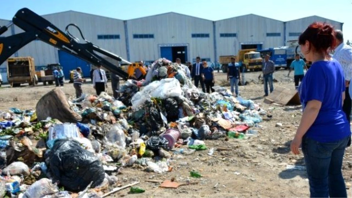 Belediye Temizlik Ekibi, 17 Bin Lirayı Çöpte Aradı