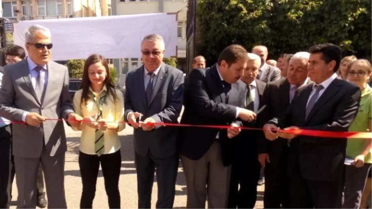 4006 Tübitak Bilim Fuarı\' Edremit Körfez Anadolu Lisesi\'nde Açıldı