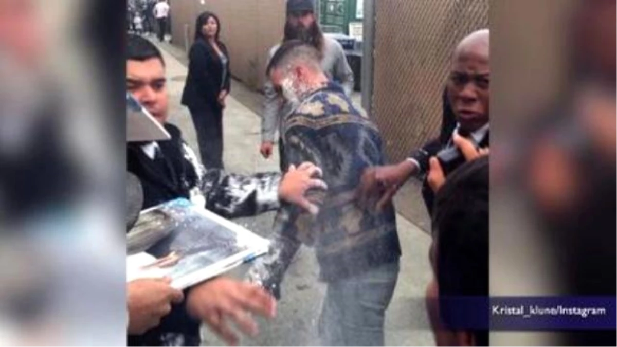 Adam Levine Gets Sugar-bombed On His Way To The Jimmy Kimmel Show