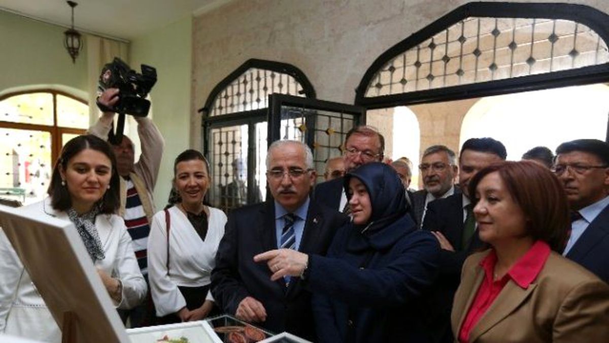 Bala Arı, "Bana Seni Gerek Seni" Adlı Kişisel Sergisini Açtı