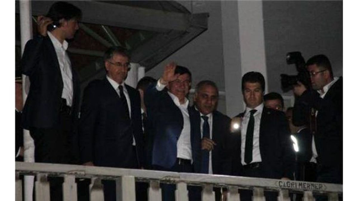 Başbakan Davutoğlu, Elazığ Valiliğini Ziyaret Etti