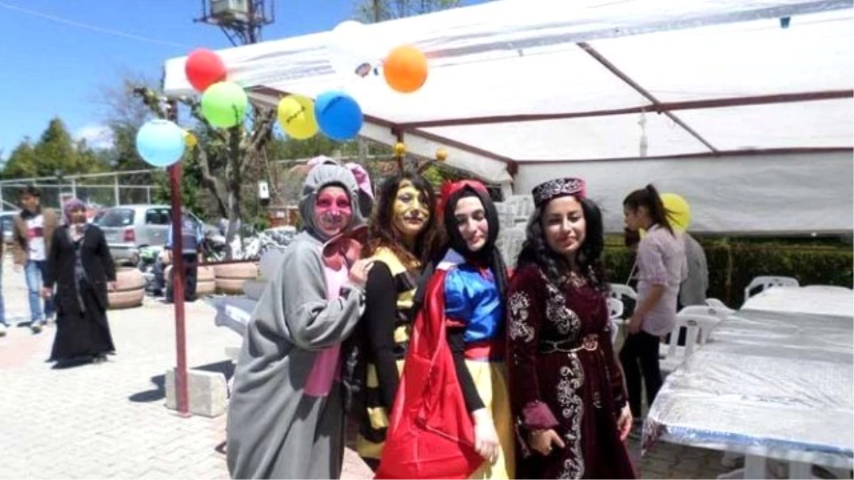 Bolvadin\'de Festival Havasında Hıdırellez Kutlaması