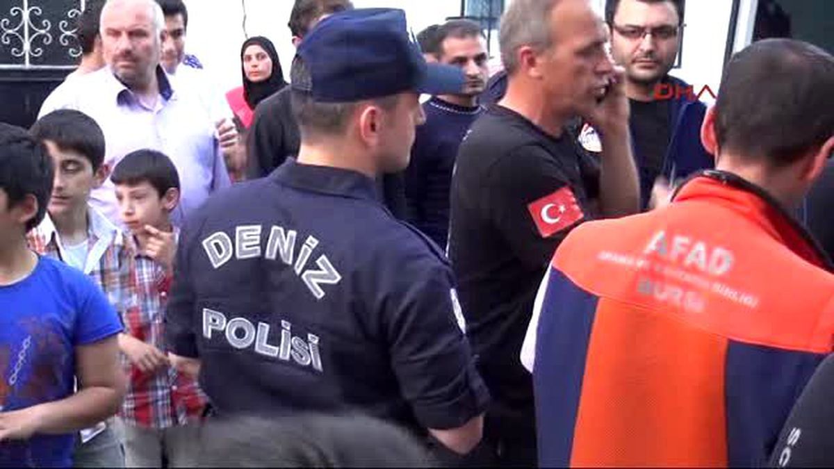 Bursa\'da Dereye Düşen Suriyeli Çocuk Kayboldu